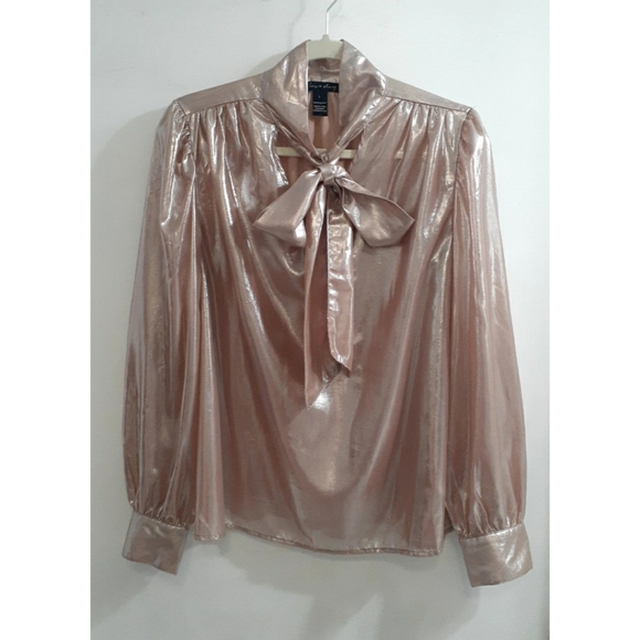 Gold colored metalic-looking blouse - Picture 3 of 5